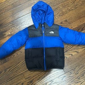 Hooded reversible North Face Puffer Coat - 5T boys. Runs generous
